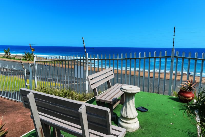 To Let 2 Bedroom Property for Rent in Margate KwaZulu-Natal