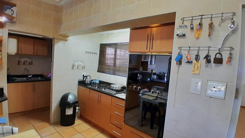 6 Bedroom Property for Sale in Shelly Beach KwaZulu-Natal