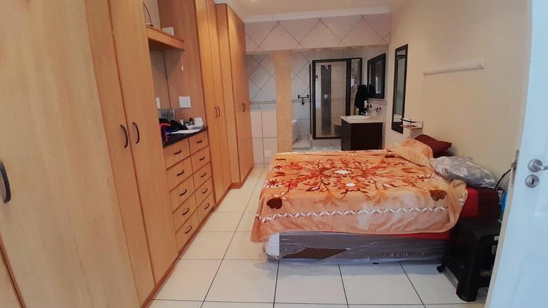 6 Bedroom Property for Sale in Shelly Beach KwaZulu-Natal