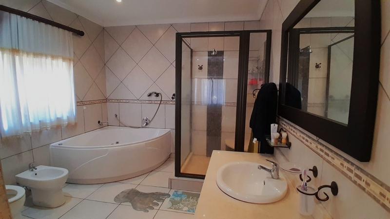 6 Bedroom Property for Sale in Shelly Beach KwaZulu-Natal
