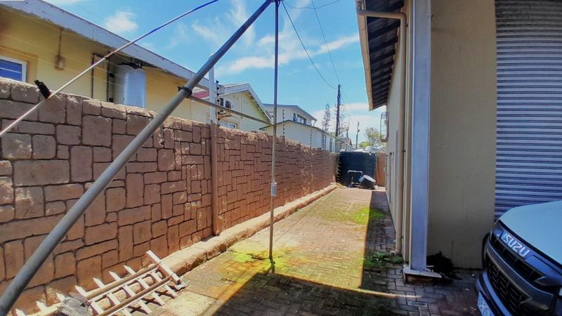 6 Bedroom Property for Sale in Shelly Beach KwaZulu-Natal