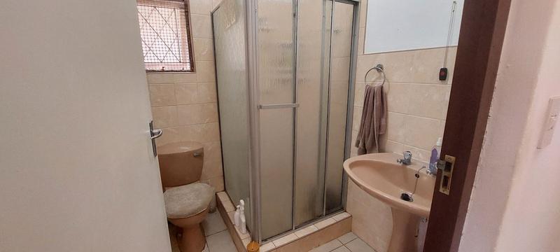 2 Bedroom Property for Sale in Uvongo KwaZulu-Natal