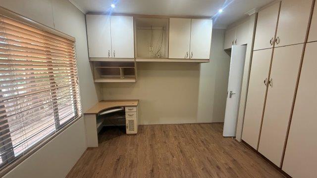 To Let 2 Bedroom Property for Rent in Escombe KwaZulu-Natal