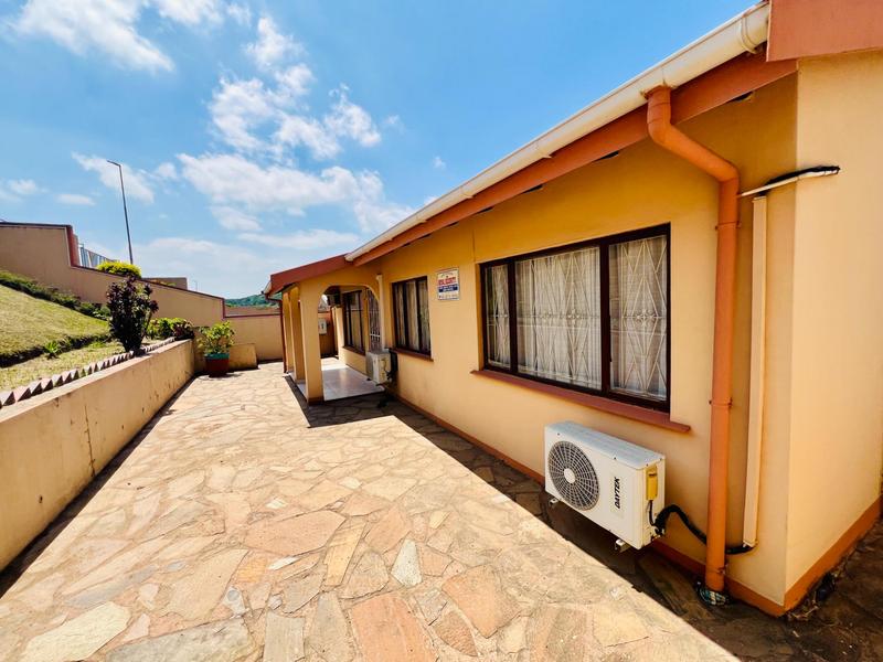 4 Bedroom Property for Sale in Avoca KwaZulu-Natal
