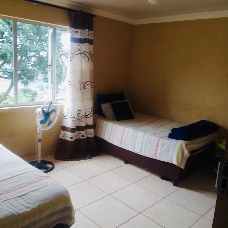 2 Bedroom Property for Sale in Umlazi KwaZulu-Natal