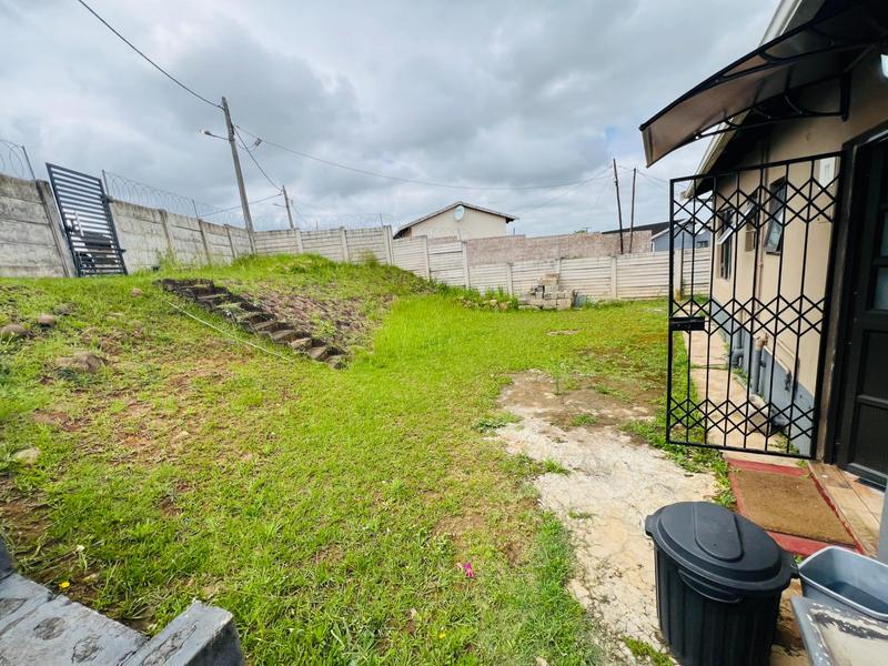 3 Bedroom Property for Sale in Umlazi KwaZulu-Natal