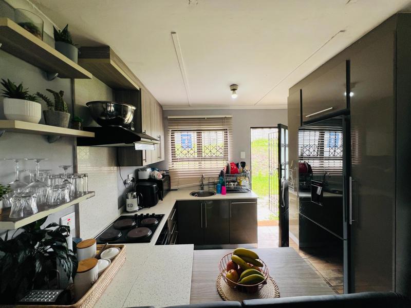 3 Bedroom Property for Sale in Umlazi KwaZulu-Natal