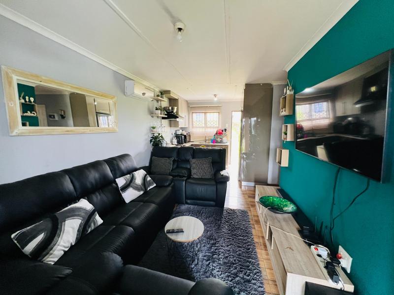 3 Bedroom Property for Sale in Umlazi KwaZulu-Natal