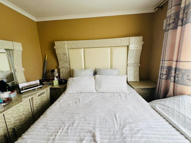 3 Bedroom Property for Sale in Umlazi KwaZulu-Natal