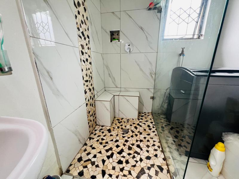 3 Bedroom Property for Sale in Umlazi KwaZulu-Natal