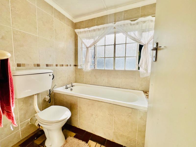 4 Bedroom Property for Sale in Blackridge KwaZulu-Natal