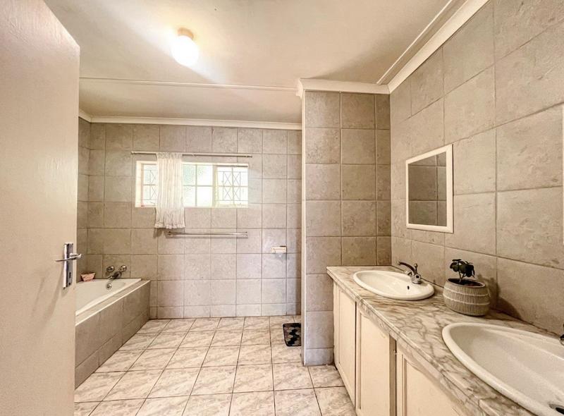 4 Bedroom Property for Sale in Blackridge KwaZulu-Natal