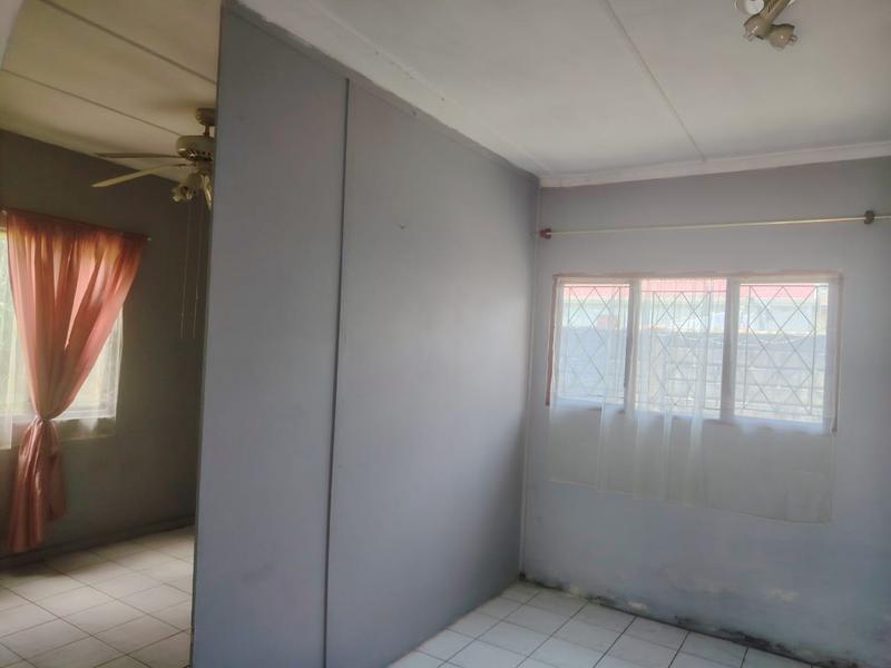 1 Bedroom Property for Sale in Manors KwaZulu-Natal