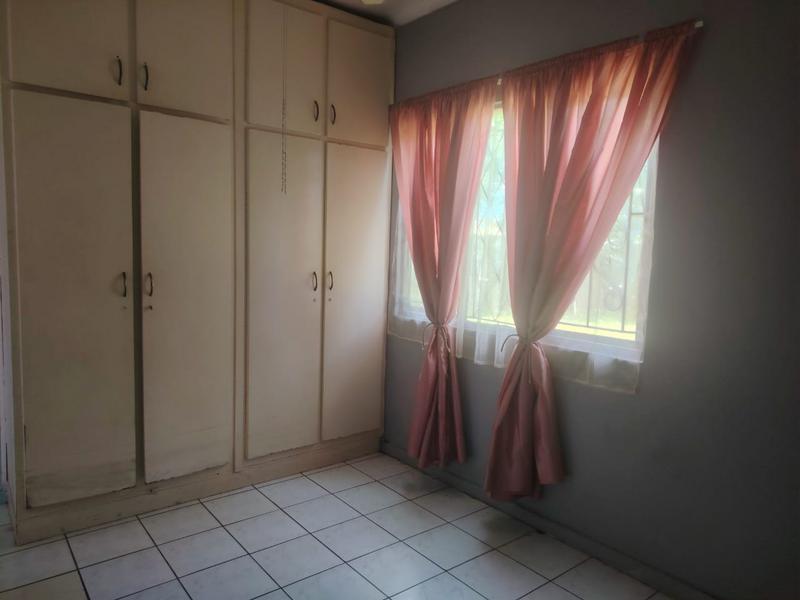 1 Bedroom Property for Sale in Manors KwaZulu-Natal