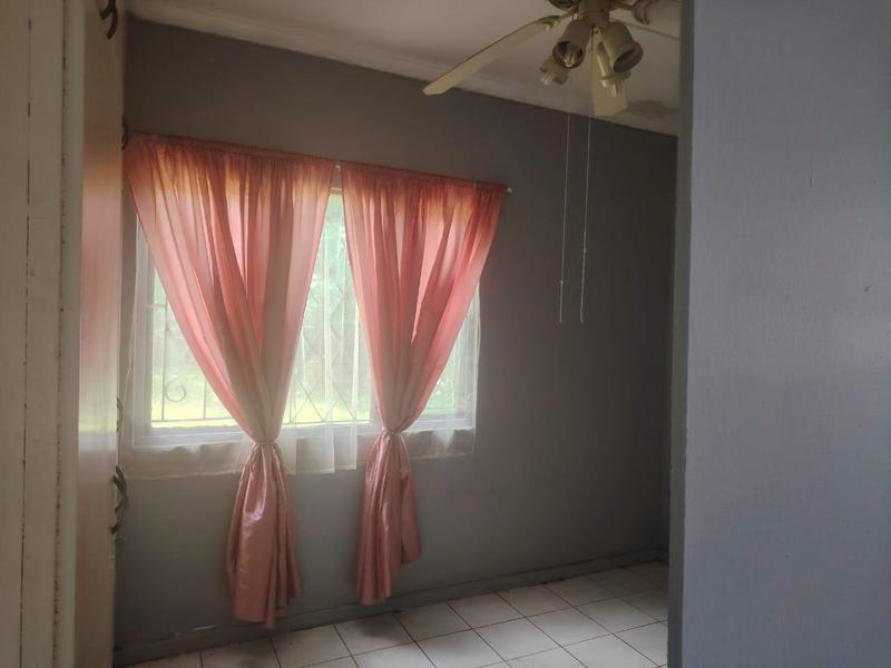 1 Bedroom Property for Sale in Manors KwaZulu-Natal