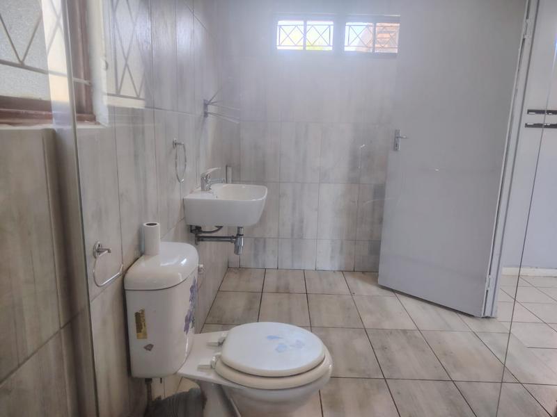 1 Bedroom Property for Sale in Manors KwaZulu-Natal