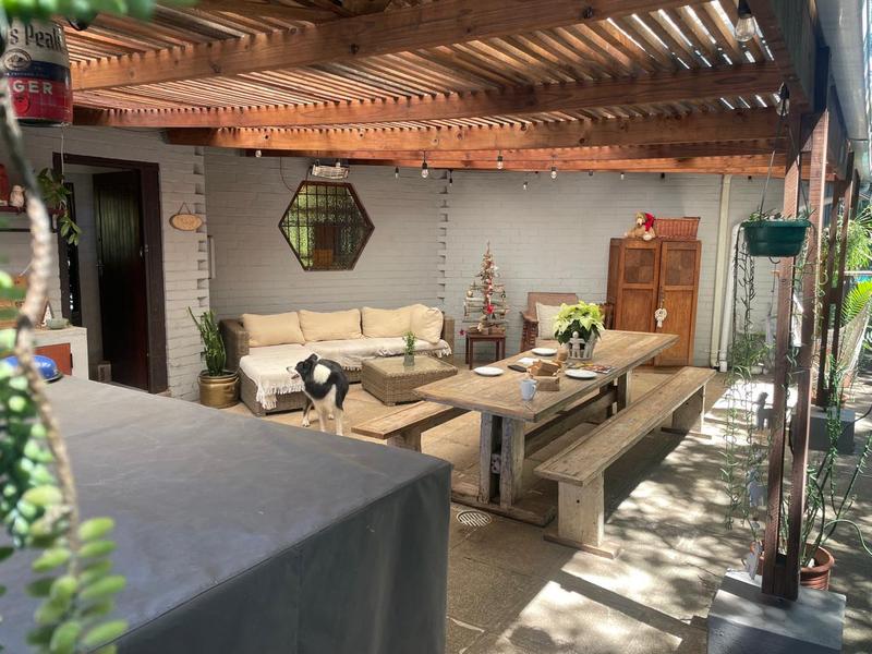 To Let 4 Bedroom Property for Rent in Salt Rock KwaZulu-Natal