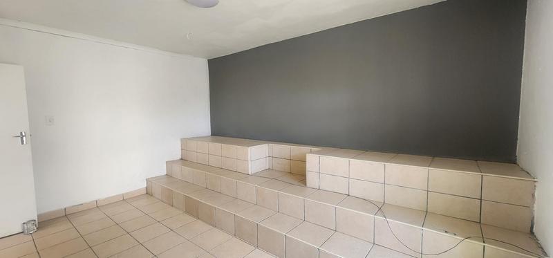 To Let 2 Bedroom Property for Rent in Umkomaas KwaZulu-Natal