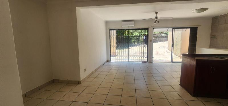 To Let 2 Bedroom Property for Rent in Umkomaas KwaZulu-Natal