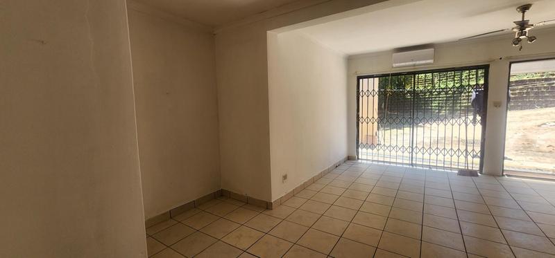 To Let 2 Bedroom Property for Rent in Umkomaas KwaZulu-Natal