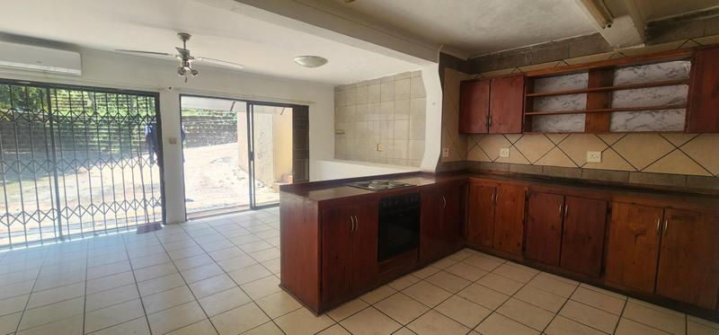 To Let 2 Bedroom Property for Rent in Umkomaas KwaZulu-Natal