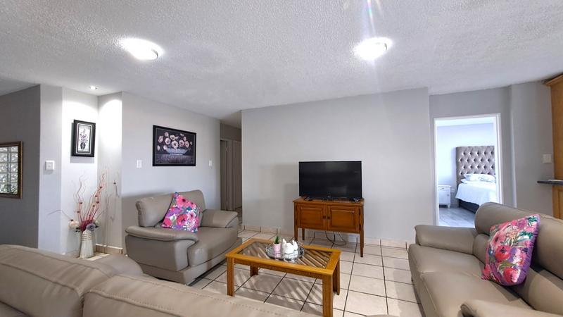 To Let 6 Bedroom Property for Rent in Margate KwaZulu-Natal