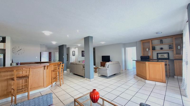 To Let 6 Bedroom Property for Rent in Margate KwaZulu-Natal