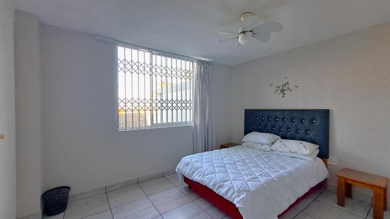 To Let 6 Bedroom Property for Rent in Margate KwaZulu-Natal