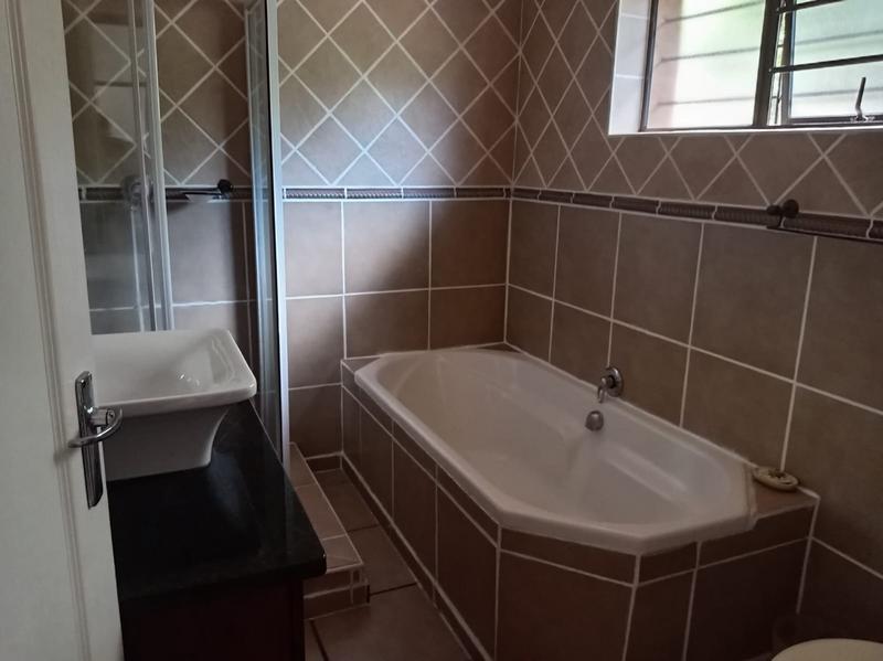 To Let 4 Bedroom Property for Rent in Ramsgate KwaZulu-Natal