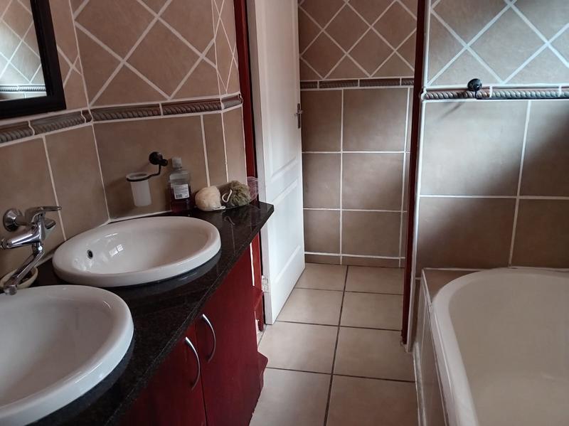 To Let 4 Bedroom Property for Rent in Ramsgate KwaZulu-Natal