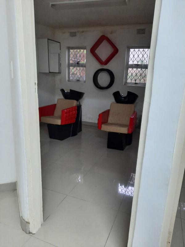 To Let commercial Property for Rent in Malvern KwaZulu-Natal