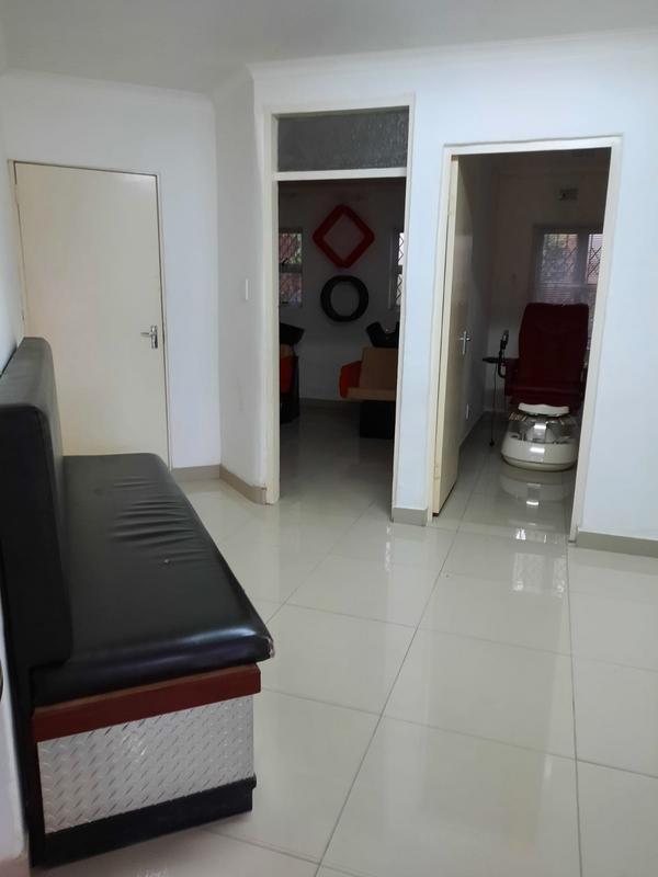 To Let commercial Property for Rent in Malvern KwaZulu-Natal