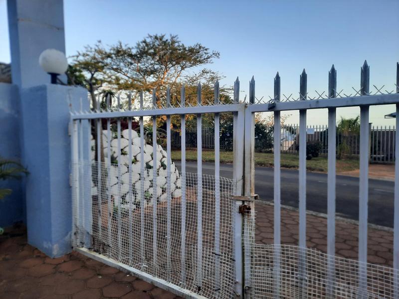 3 Bedroom Property for Sale in Leisure Bay KwaZulu-Natal