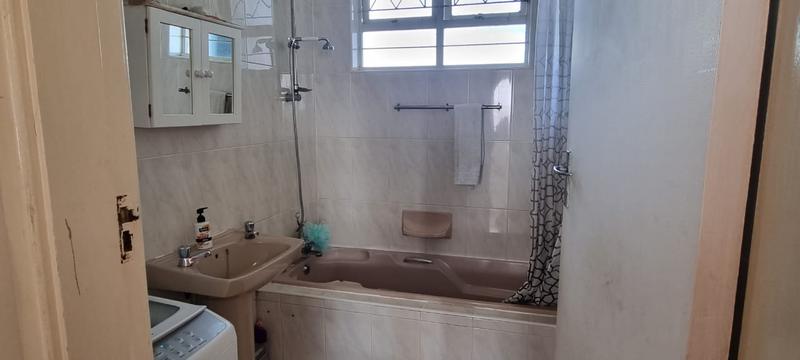 2 Bedroom Property for Sale in Amanzimtoti KwaZulu-Natal
