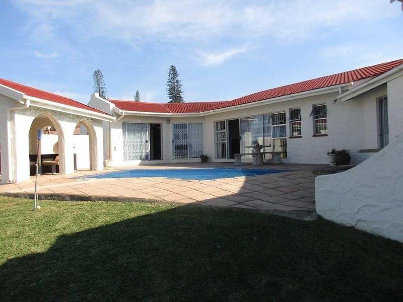 5 Bedroom Property for Sale in Uvongo KwaZulu-Natal