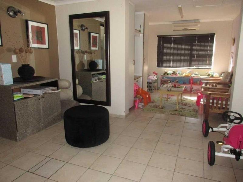 5 Bedroom Property for Sale in Uvongo KwaZulu-Natal