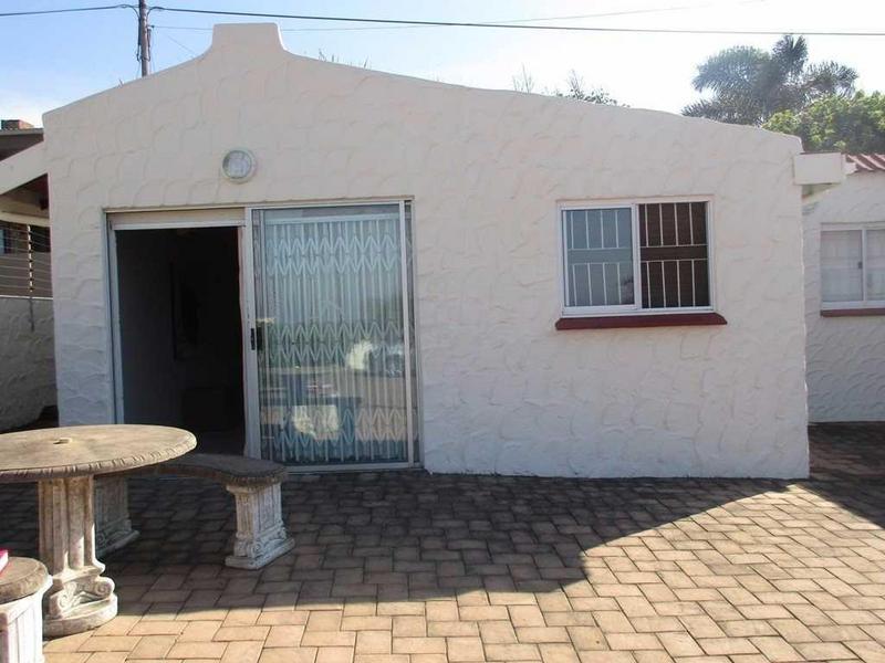 5 Bedroom Property for Sale in Uvongo KwaZulu-Natal