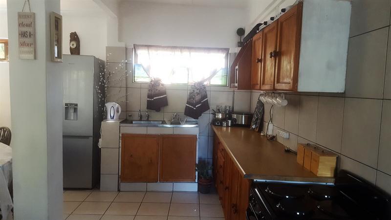 6 Bedroom Property for Sale in Umtentweni KwaZulu-Natal