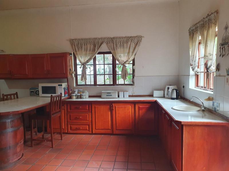 6 Bedroom Property for Sale in Umtentweni KwaZulu-Natal