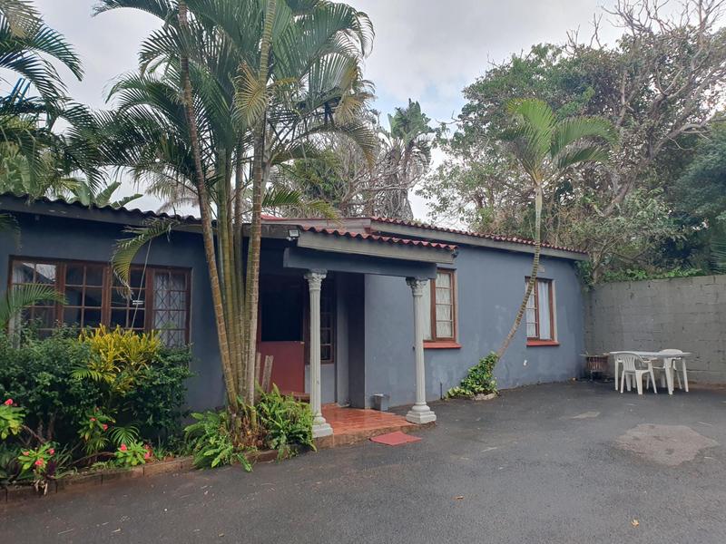 6 Bedroom Property for Sale in Umtentweni KwaZulu-Natal