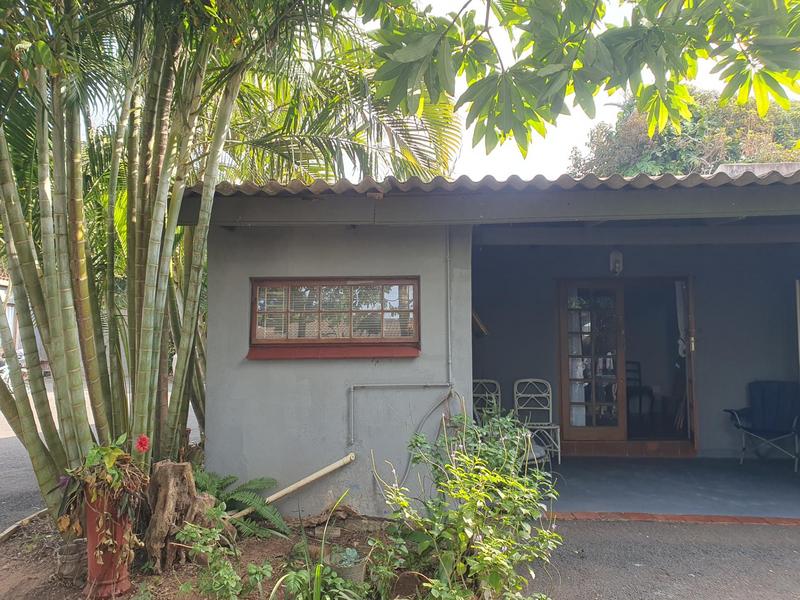 6 Bedroom Property for Sale in Umtentweni KwaZulu-Natal
