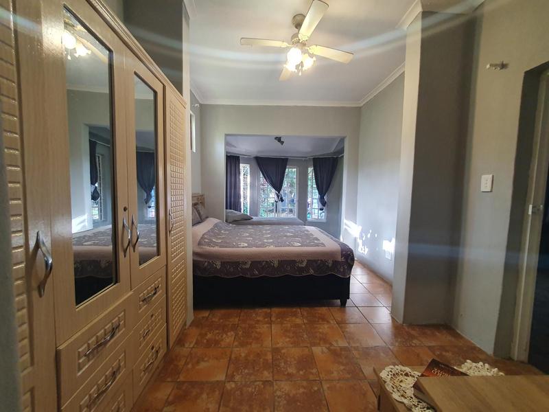 6 Bedroom Property for Sale in Umtentweni KwaZulu-Natal
