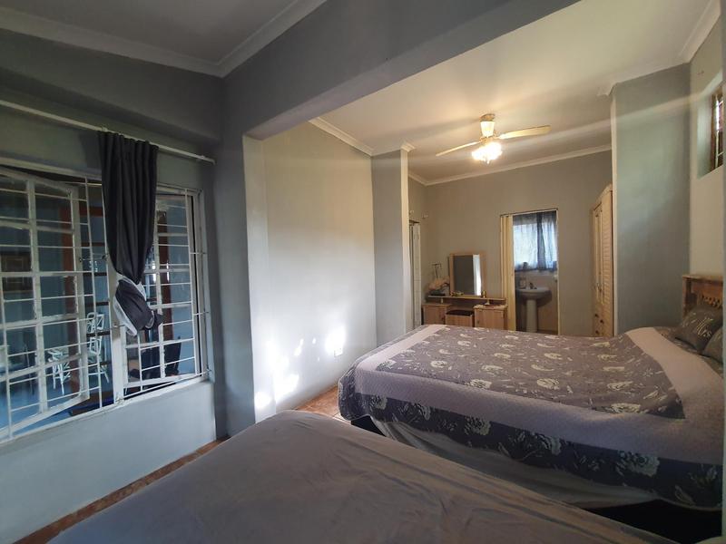 6 Bedroom Property for Sale in Umtentweni KwaZulu-Natal
