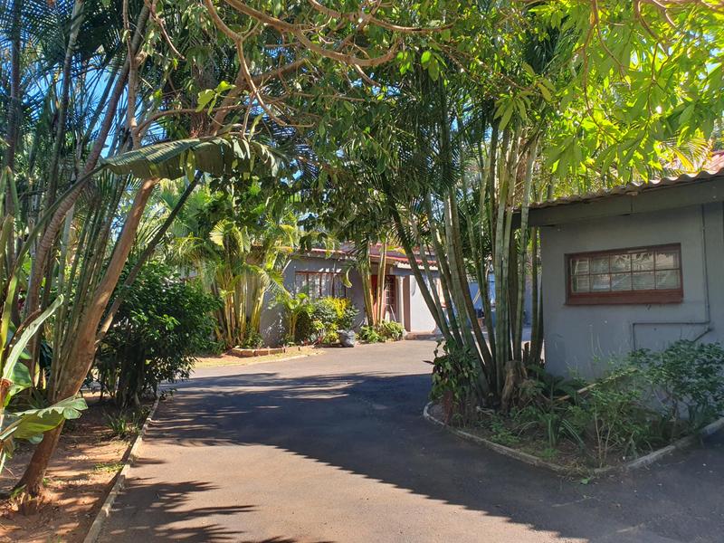 6 Bedroom Property for Sale in Umtentweni KwaZulu-Natal