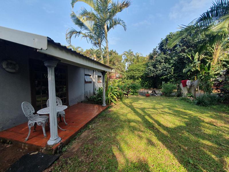 6 Bedroom Property for Sale in Umtentweni KwaZulu-Natal