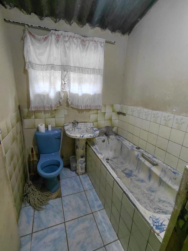 2 Bedroom Property for Sale in Umlazi KwaZulu-Natal
