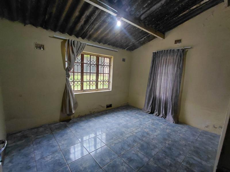 2 Bedroom Property for Sale in Umlazi KwaZulu-Natal