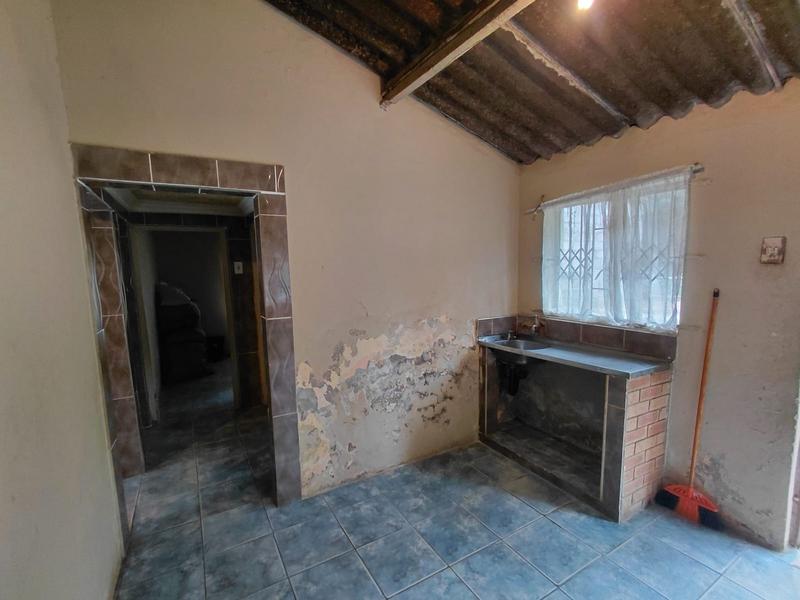2 Bedroom Property for Sale in Umlazi KwaZulu-Natal