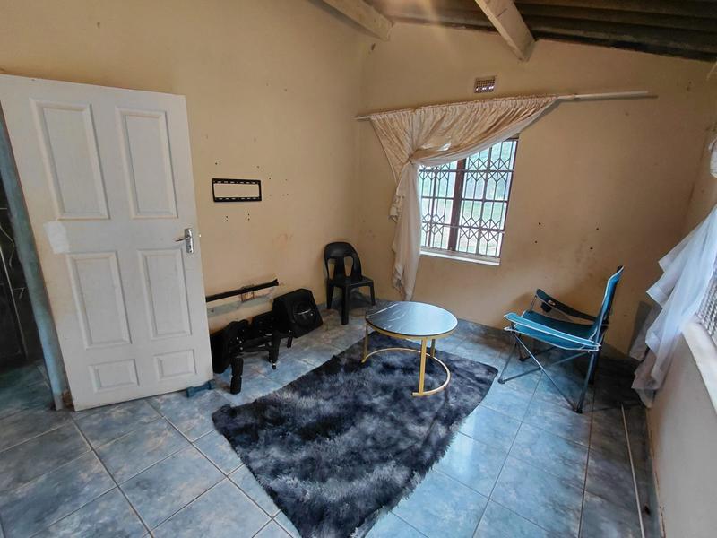 2 Bedroom Property for Sale in Umlazi KwaZulu-Natal