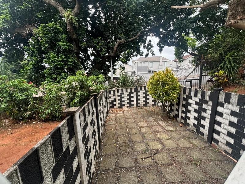 To Let 1 Bedroom Property for Rent in Glenwood KwaZulu-Natal